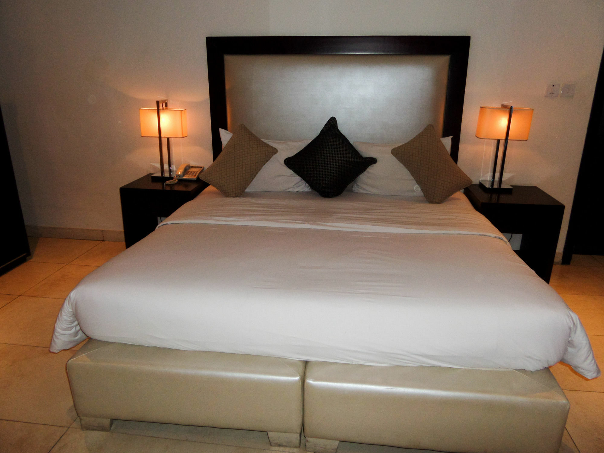 S & S Hotel & Suites Лагос Экстерьер фото