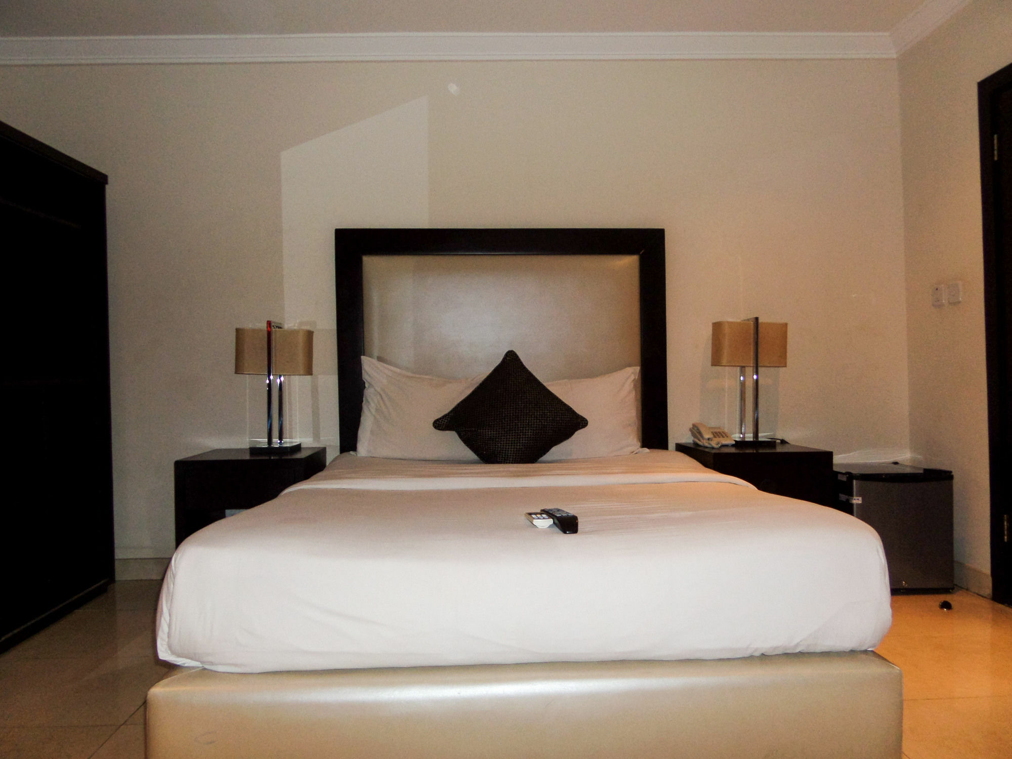 S & S Hotel & Suites Лагос Экстерьер фото
